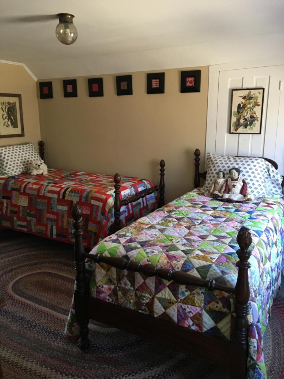 Hummingbird Hill Bed & Breakfast Stoddard Room photo
